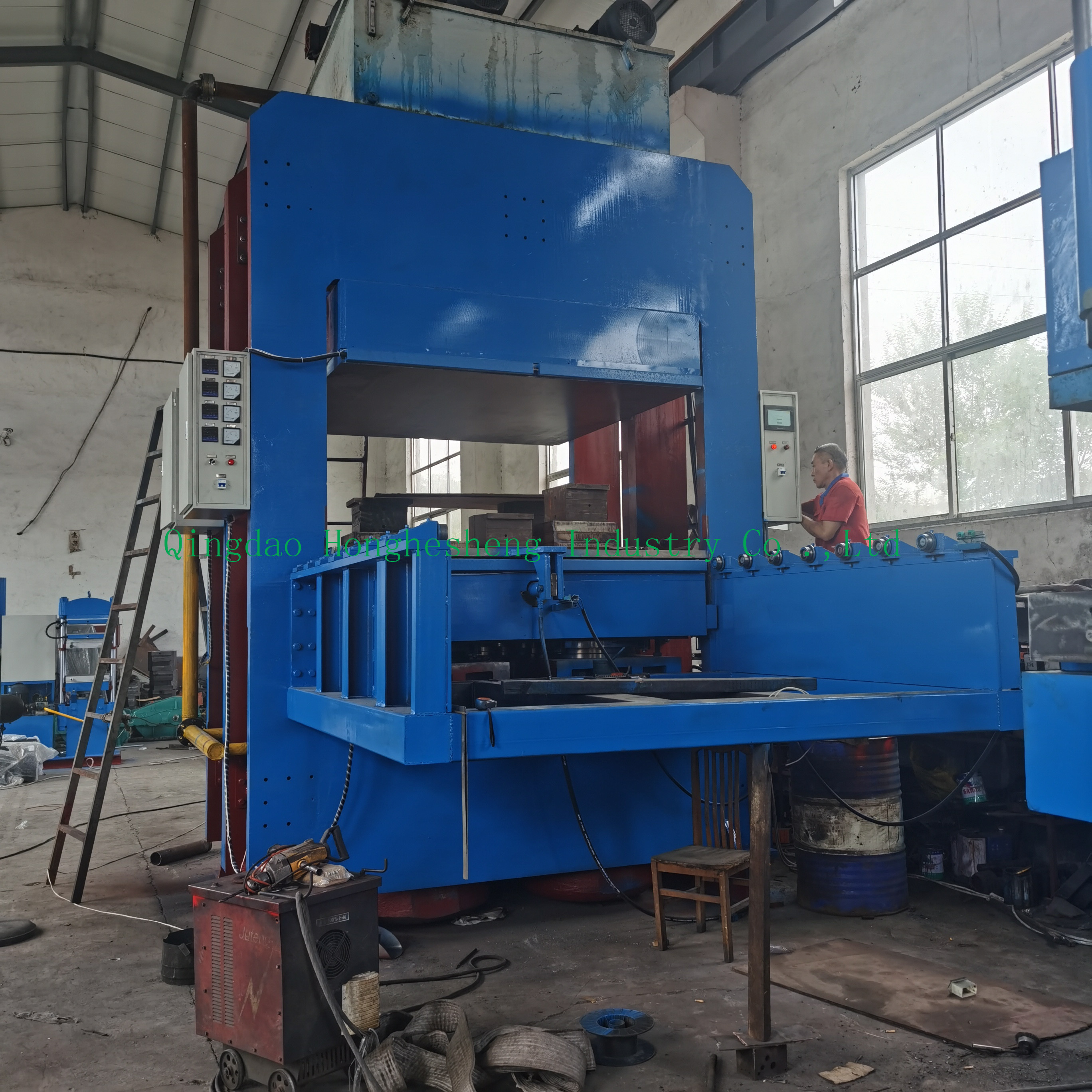 Frame Type Recycled Rubber Paver Tile Making Vulcanizing Press Machine 1500t