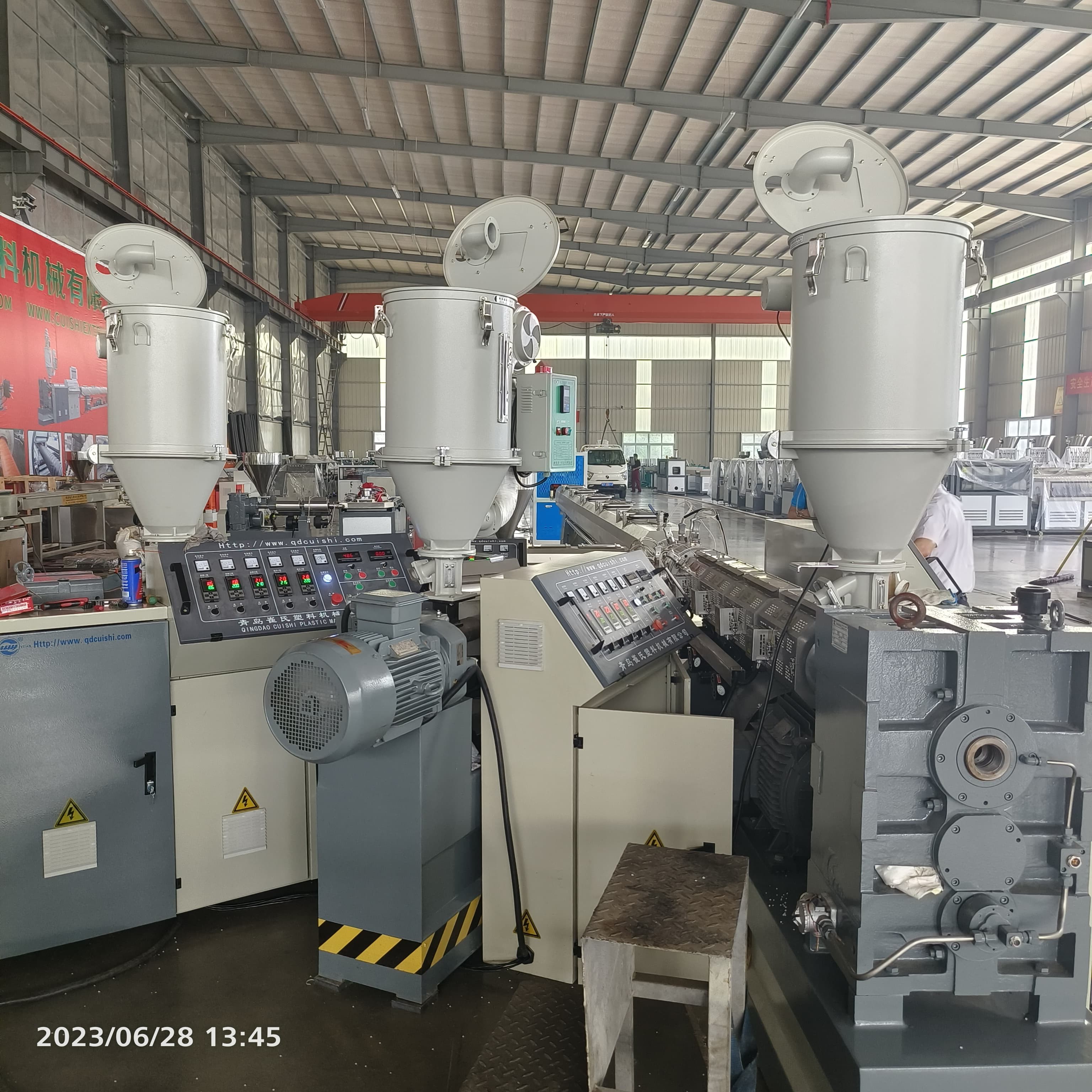 9 Meters Long SUS304 Vacuum Tank Three-layer PE Pipe Co-extrusion Equipment with OMRON Temperature Controller