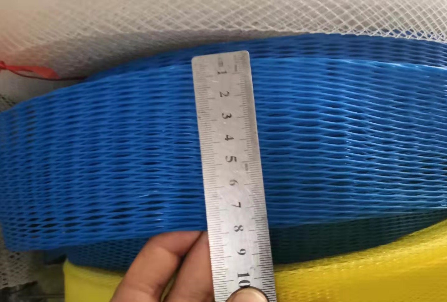 Extruded Mesh Sleeve Plastic Tube Netting 0.75mm Thickness For Metal Parts