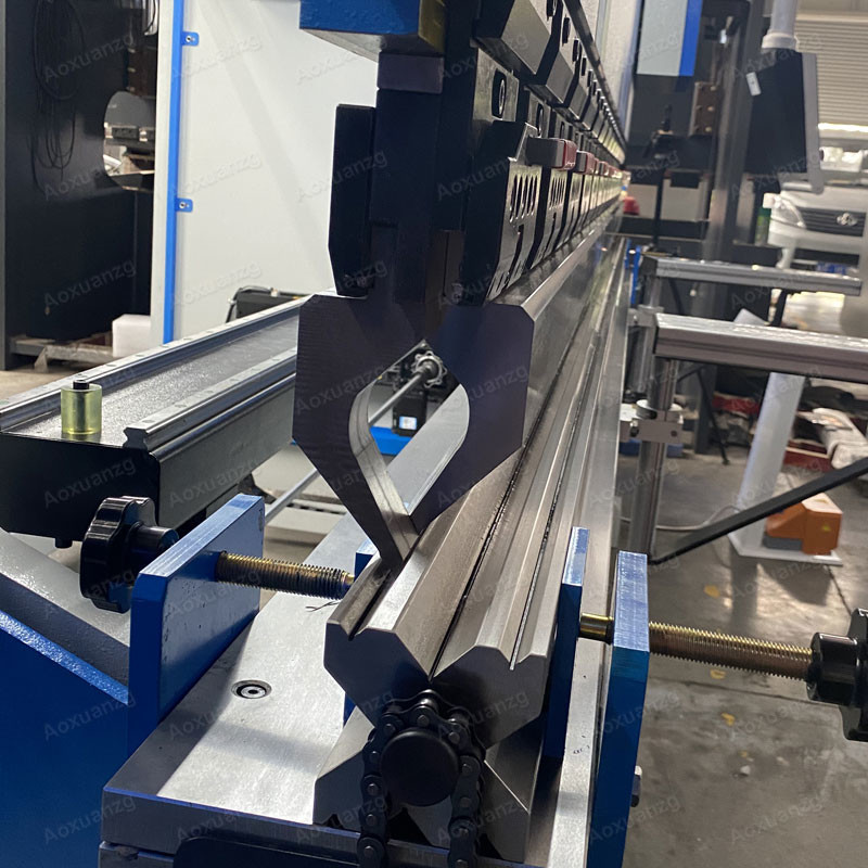 160T3200MM 4+1 AXIS Delem DA53T Hydraulic Bending Machine CNC Press Brake