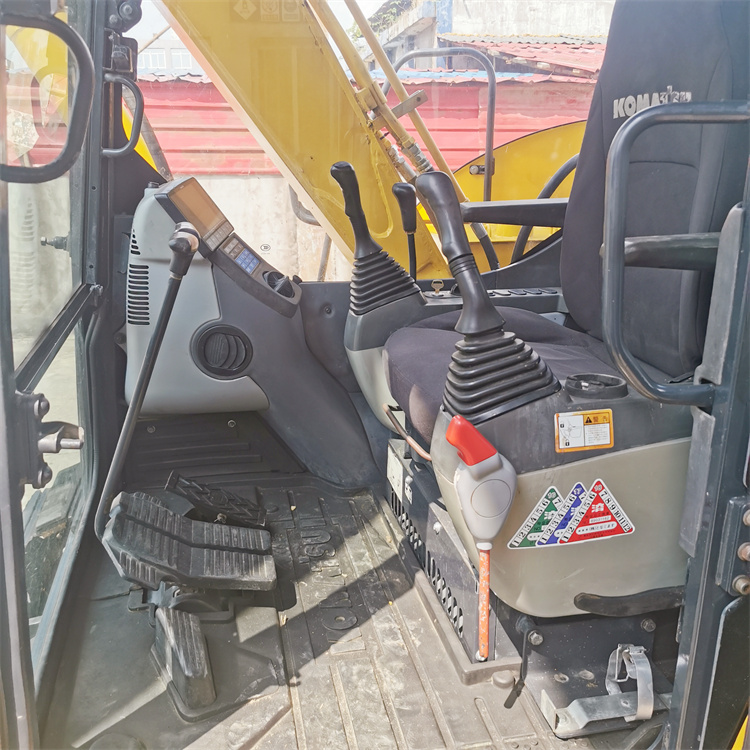 Second Hand Komatsu PC 70-8 Mini Excavator 7 Ton in Japan with Original Hydraulic Valve