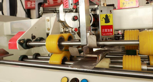 Semi Automatic 2600 Carton Box Stapler Machine Industrial Double Servo Drive