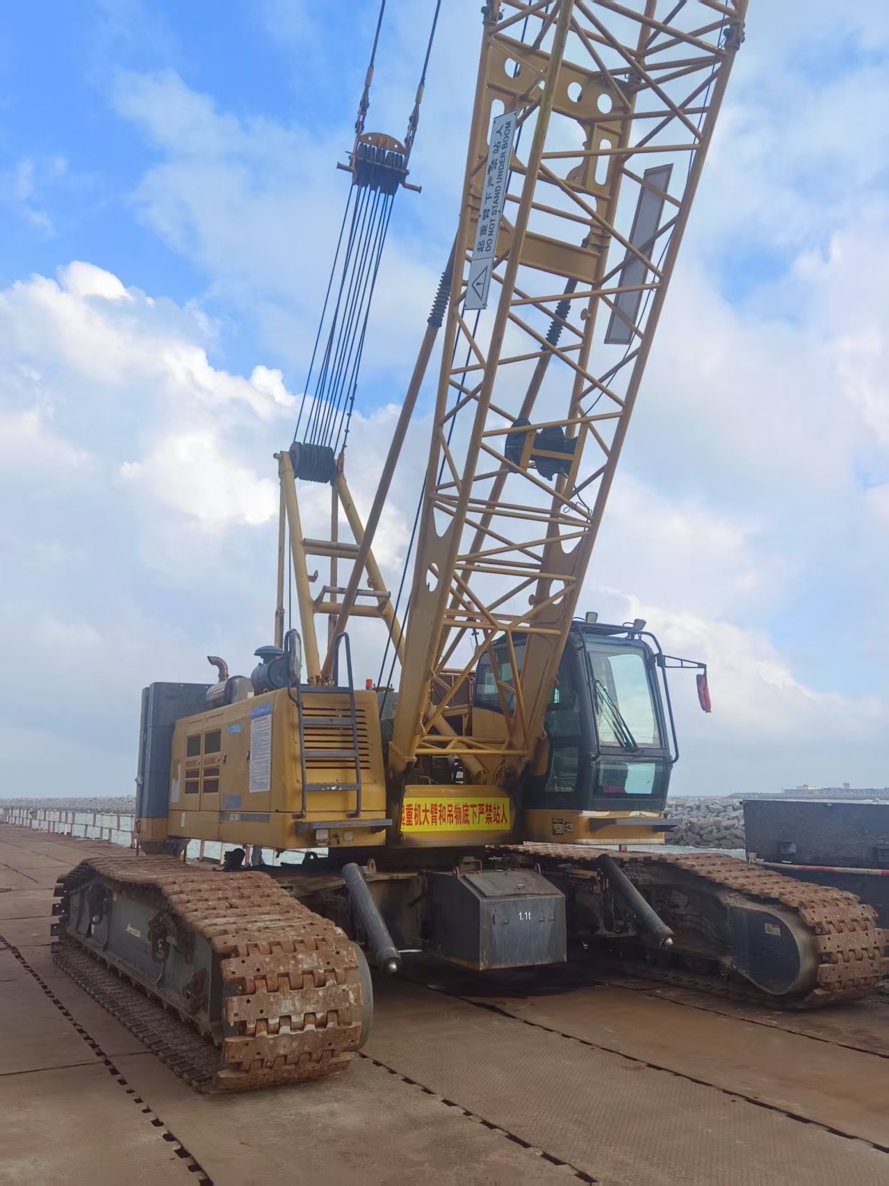 2020 XCMG crawler crane 100 tons high quality and low price