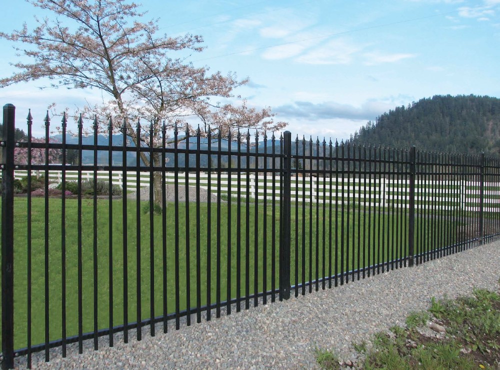 black powder painted used aluminium picket fence