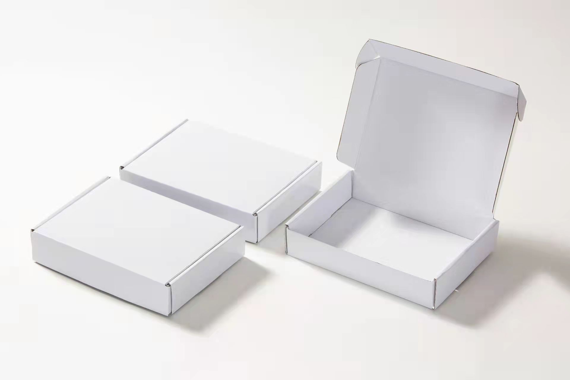 Colored Mailer Corrugated Cardboard Shipping Box Durable With Logo Printed