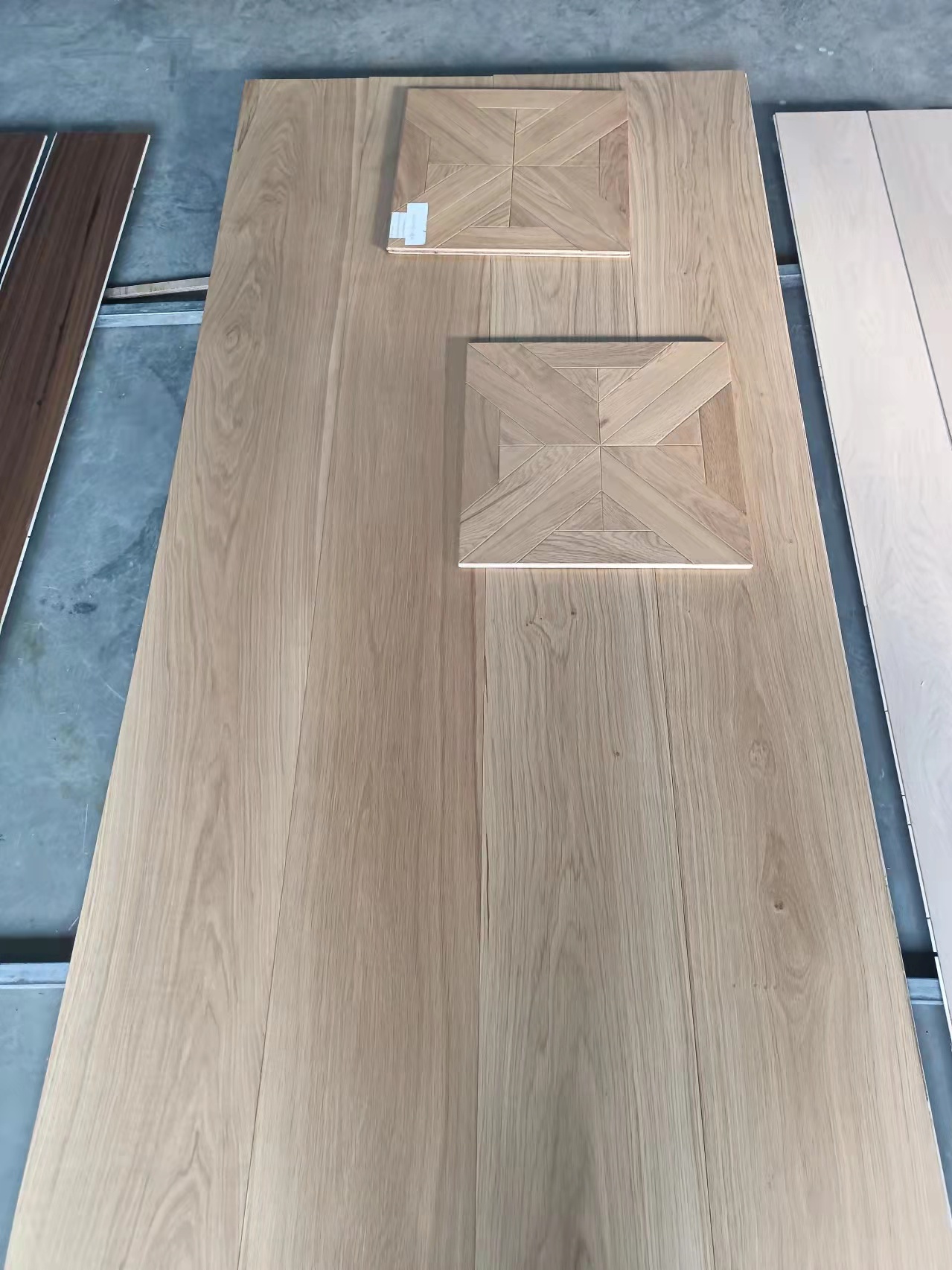 Engineered Wood Flooring Type Parquet Wood Flooring in Antiqued Mable Teak Oak Walnut