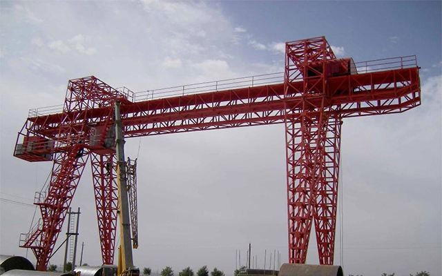 Outdoor Steel Heavy Duty Double Gantry Crane 5 - 50t With Electric Hoist