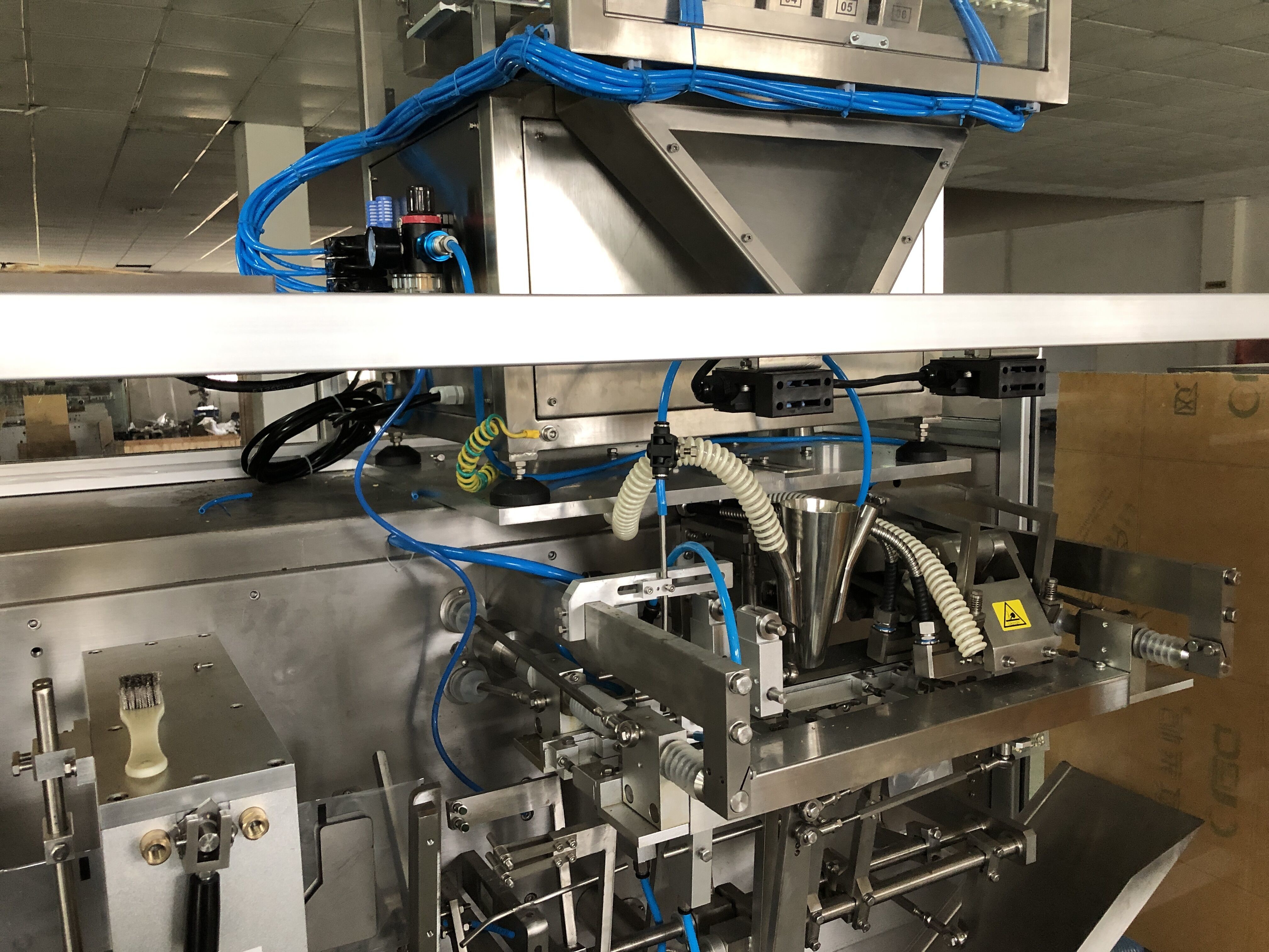 750L Toothpaste Production Equipment Emulsifying Mixer With Scraper 3500 R.P.M