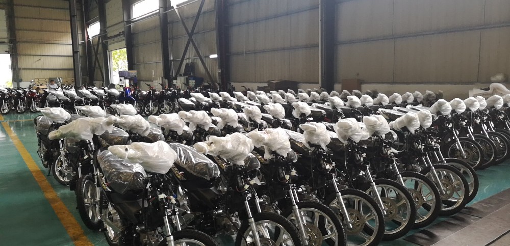 Trendy Air Cooled Four Stroke Motorcycle 150CC Underbone Motorcycle