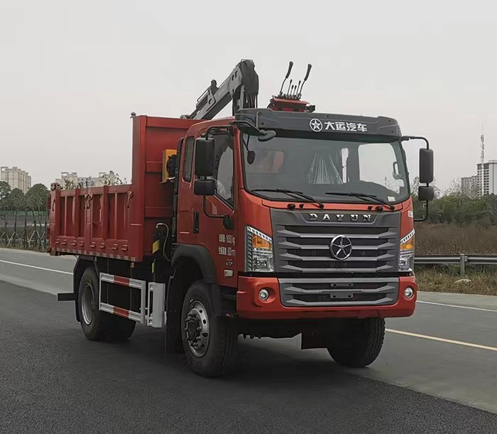 Dayun four-wheel drive off-road grab cargo transporter 3 persons diesel 6×4 manual transmission