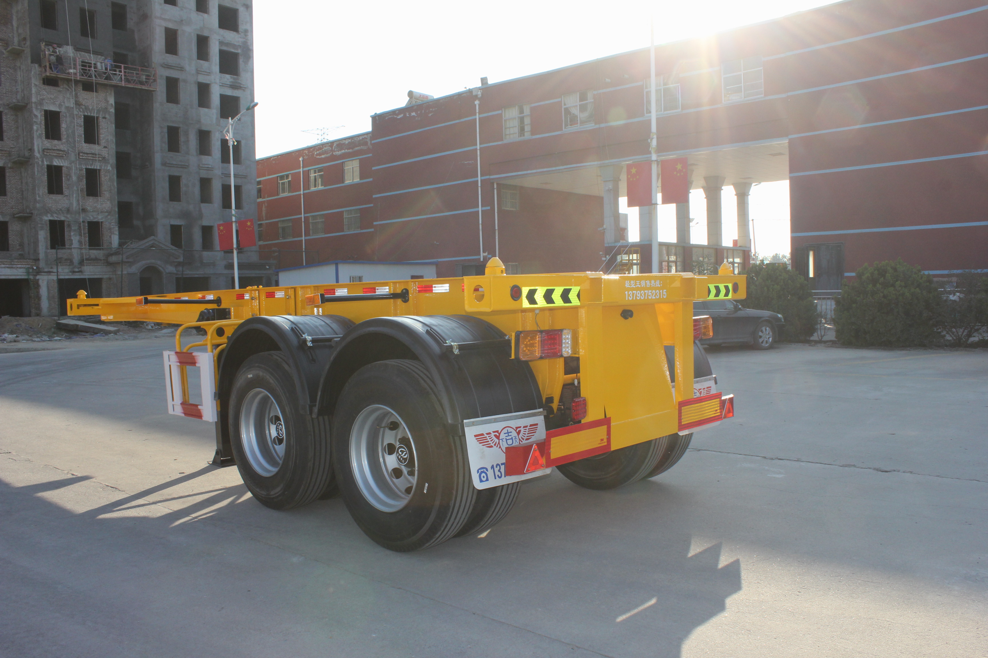 Light Tare Weight 2/3 Axles 20-40-45ft Air Suspension Container Chassis Semi-Trailer