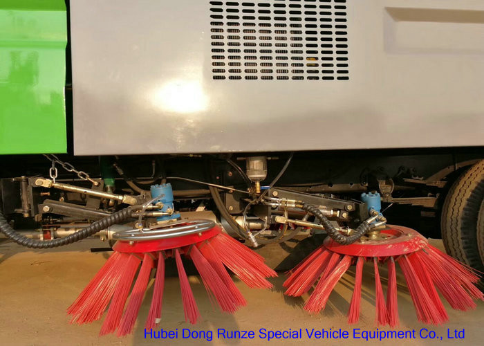 Street Road Sweeper Truck , Vacuum Sweeper Truck For Parking Lot / Airport Road