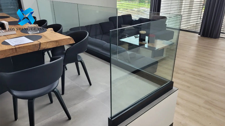 12.38mm Safety Laminated Glass for Indoor Stair Glass Guardrails