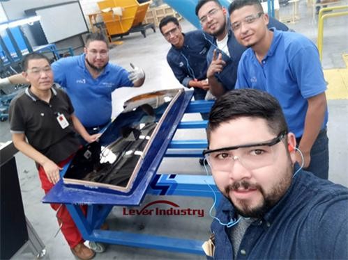 Continuous Cylindrical bedning Glass Tempering Furnace for Toyota window glass
