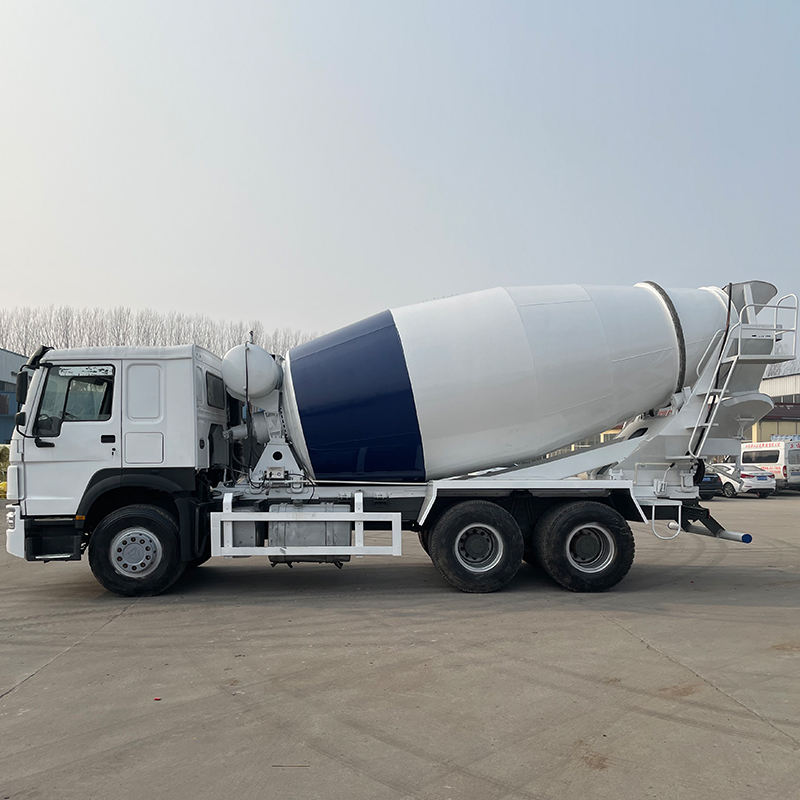 Construction Concrete Mixer Truck With Core Engine Component