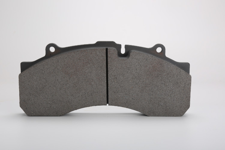 Commercial Heavy Vehicle Brake Pads Less Metallic For European Bus