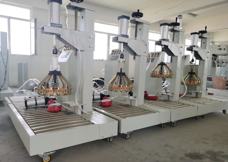 Spray Paint Filling Machine / Varnish Paint Filling Machine Paint Coating Capping Machine