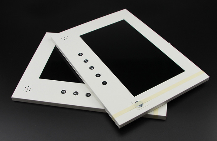 Big capacity battery powered video card screen monitors used for promotion