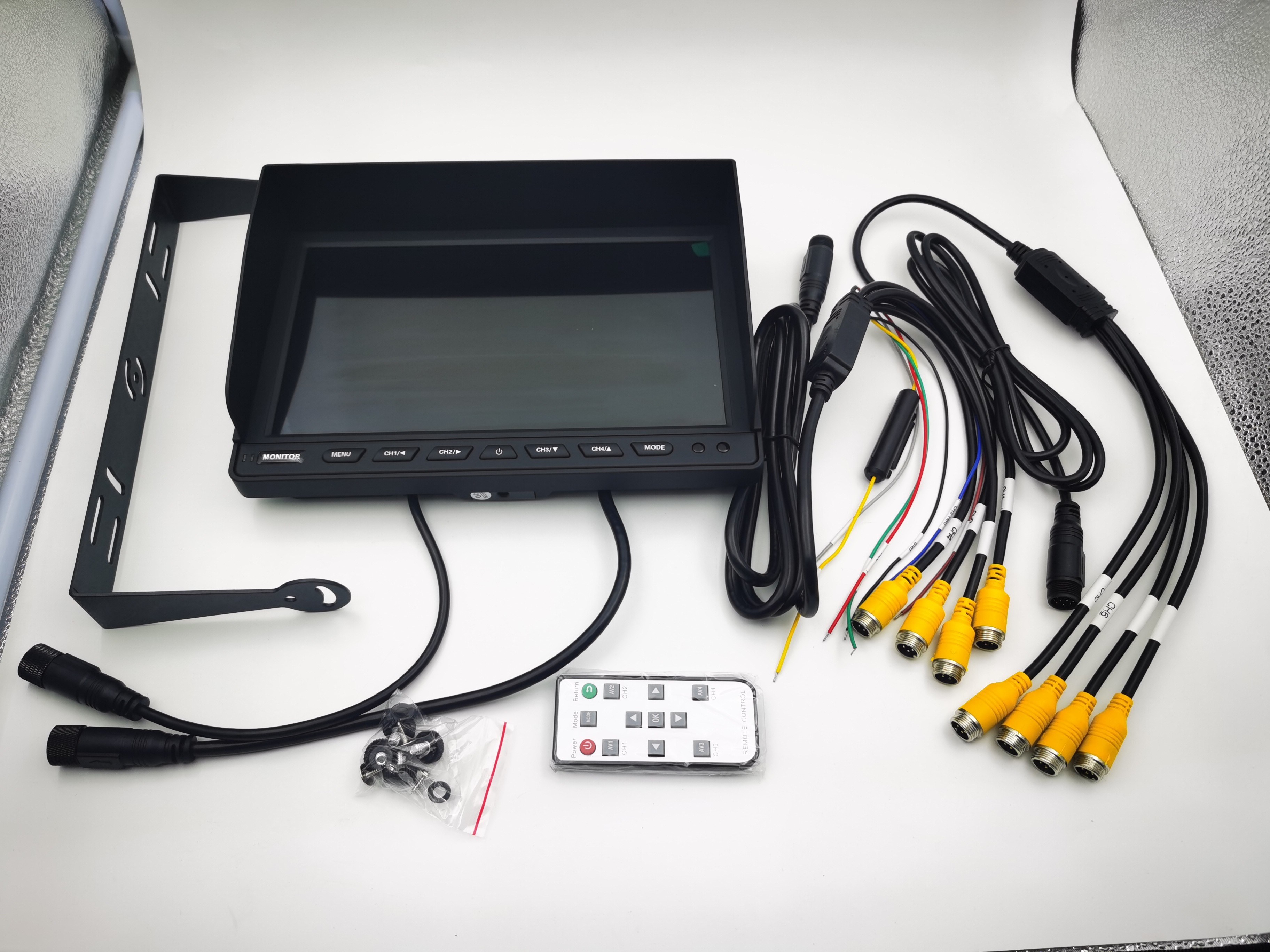 10.1 Inch AHD Quadripation Monitor Onboard Monitoring Display Screen