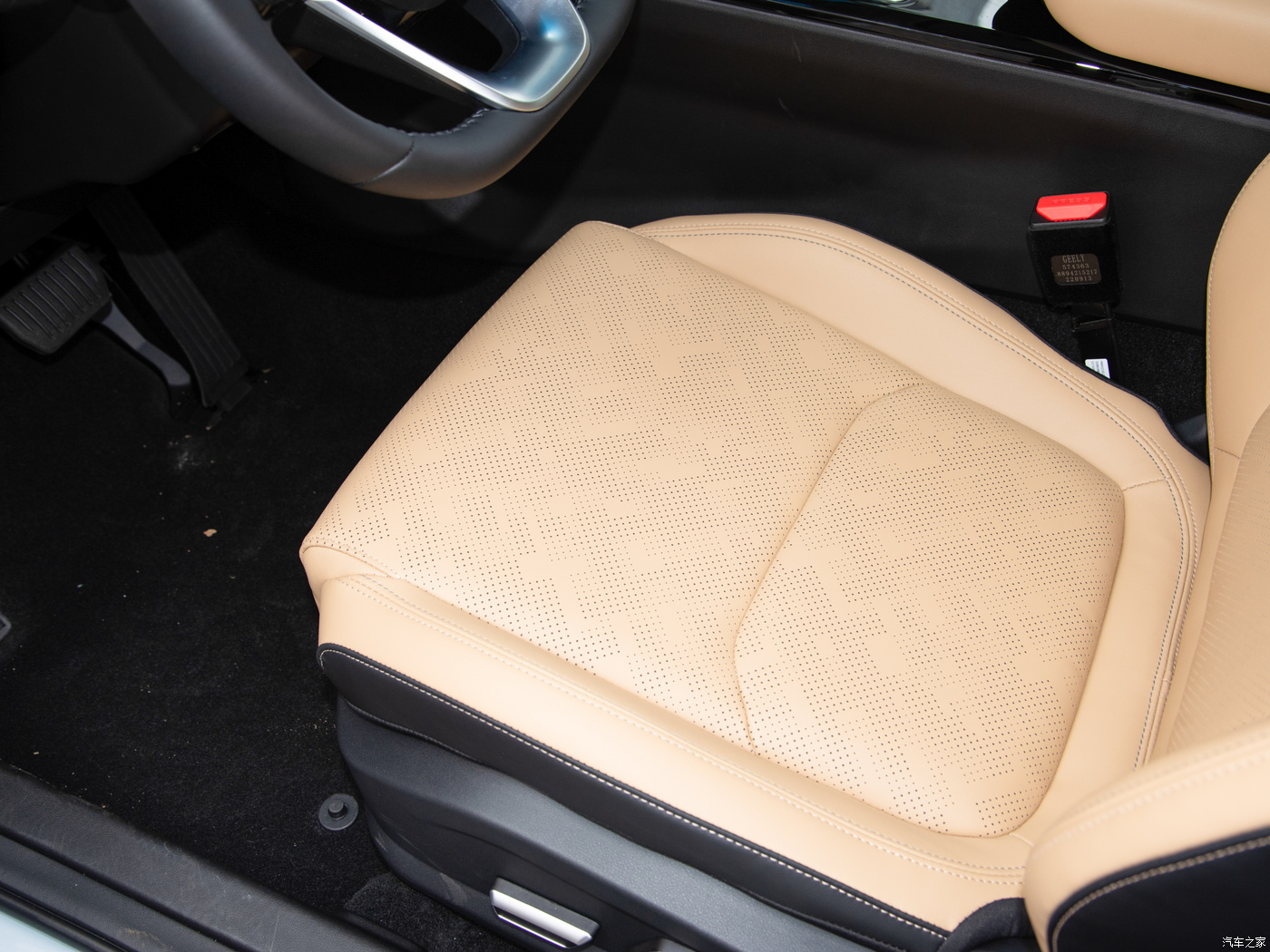 2023 2024 Buick Envision PLUS 652T Four Wheel Deluxe Model SUV Normal Cruise Control and 5 Airbags for Maximum Protection