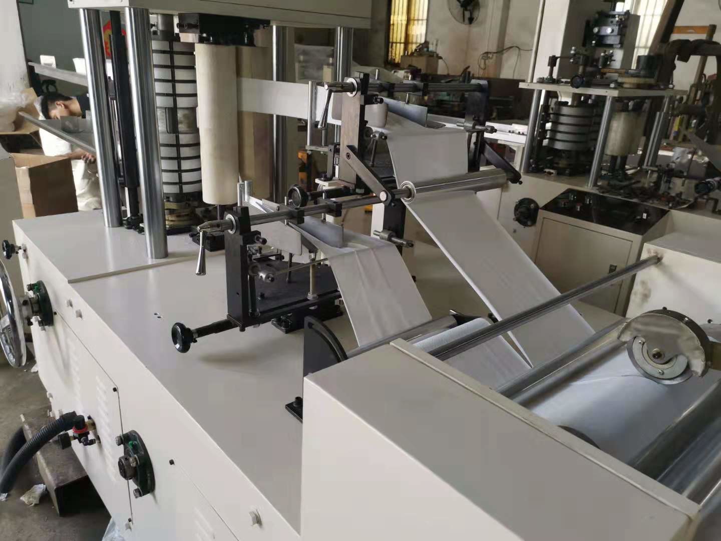 Fully Automatic Napkin Folding Machine / Napkin Production Machine 1000~1500 Pieces/Min