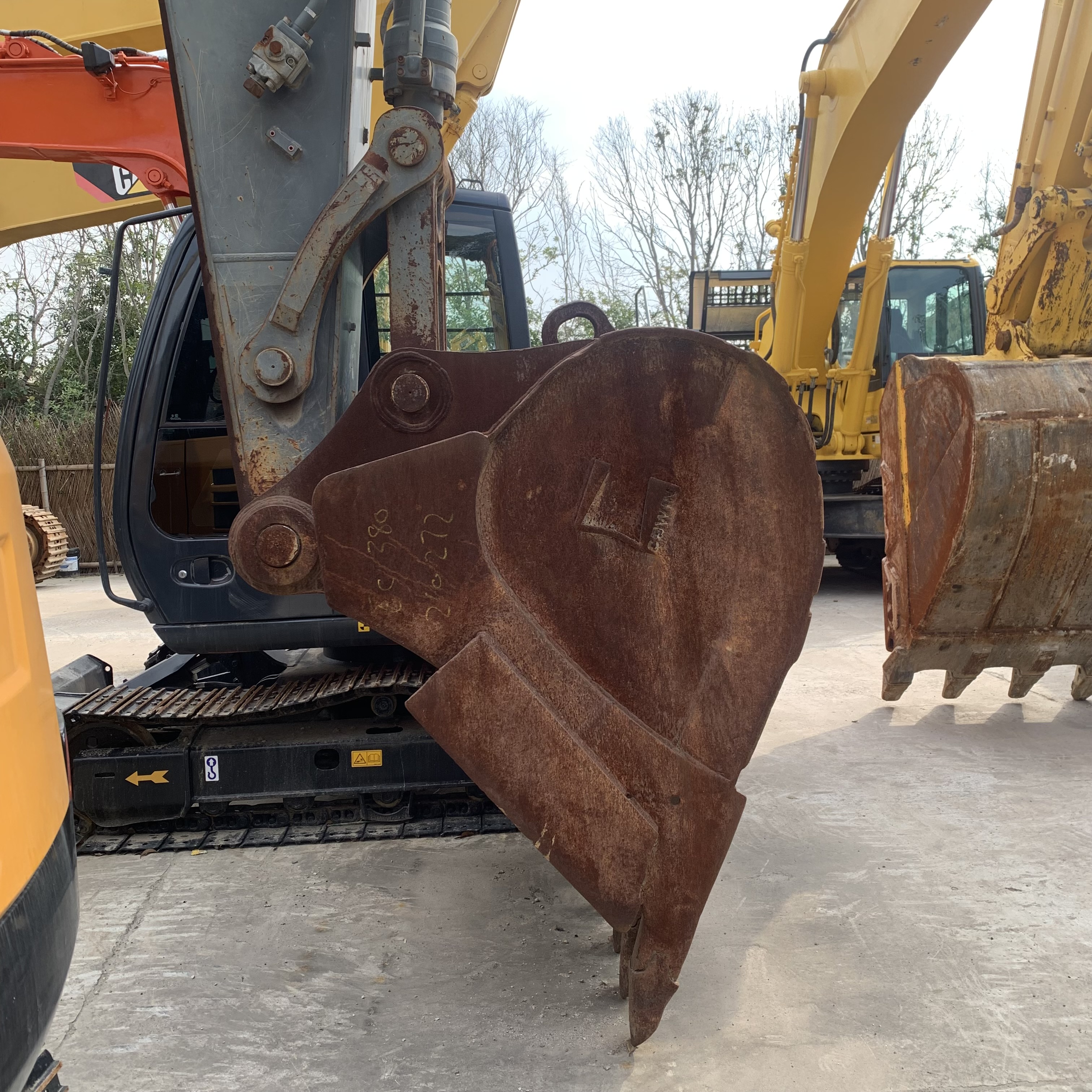 Second Hand Volvo 380 210 200 Excavator 38 Tons Crawler Excavator