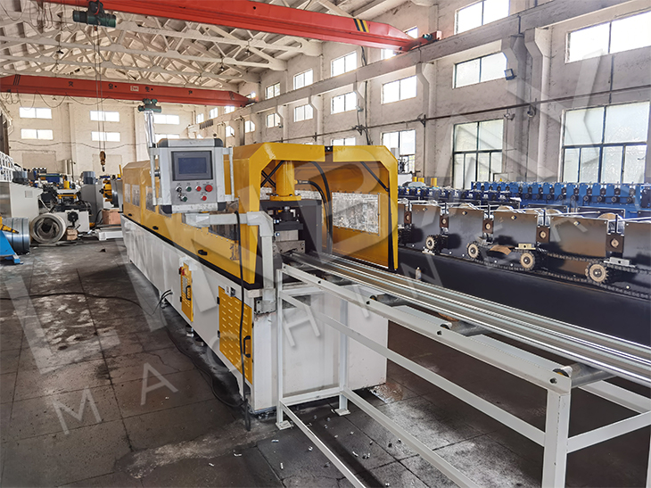 Automatic Chain Drive Galvanized Steel Roller Shutter Slat Roll Forming Production Line