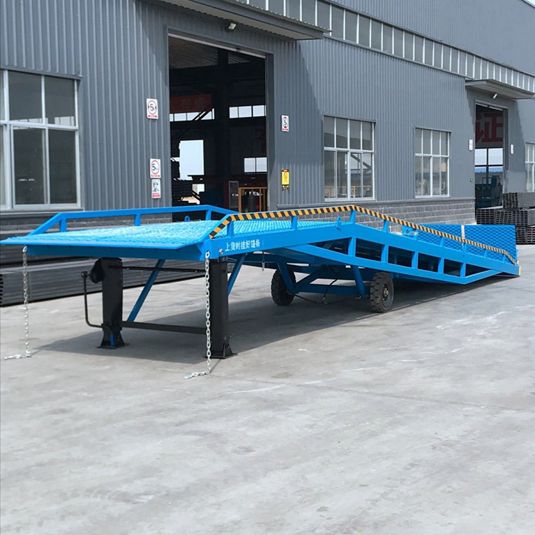 Movable Hydraulic Dock Loading Ramp with 15 Tons Load for Warehouse