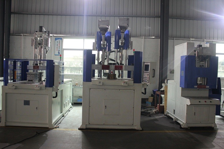 PP Dual Color Knife Handle Vertical Plastic Injection Molding Machine JTT-550 2V-3R