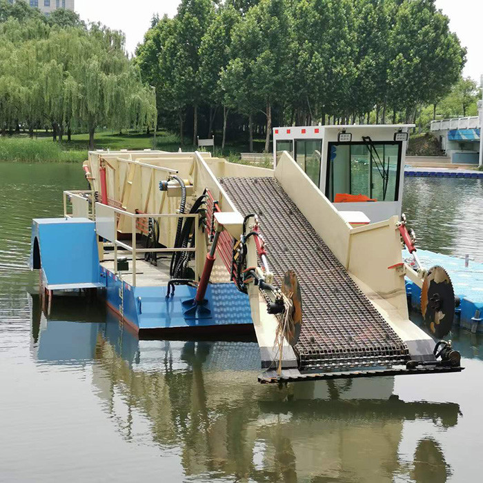 Flexible Aqua Weed Harvester 5km/h With 2 Section Rod Design For Water Grass Cutting Aquatic Weed Cutter Boat