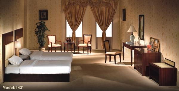ISO14001 Certified Hotel Bedroom Furniture Sets Solid Wood Hotel Furniture
