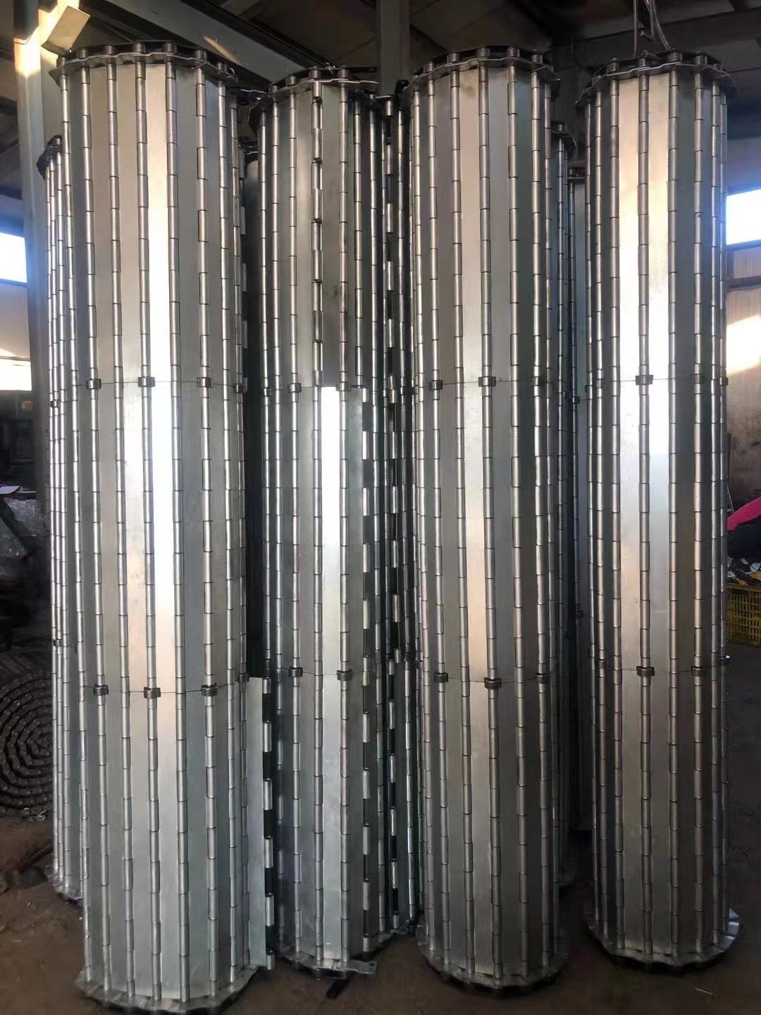 Hinged Plate Chain Link Conveyor Belt 20kgs SS304 Corrosion Resistant