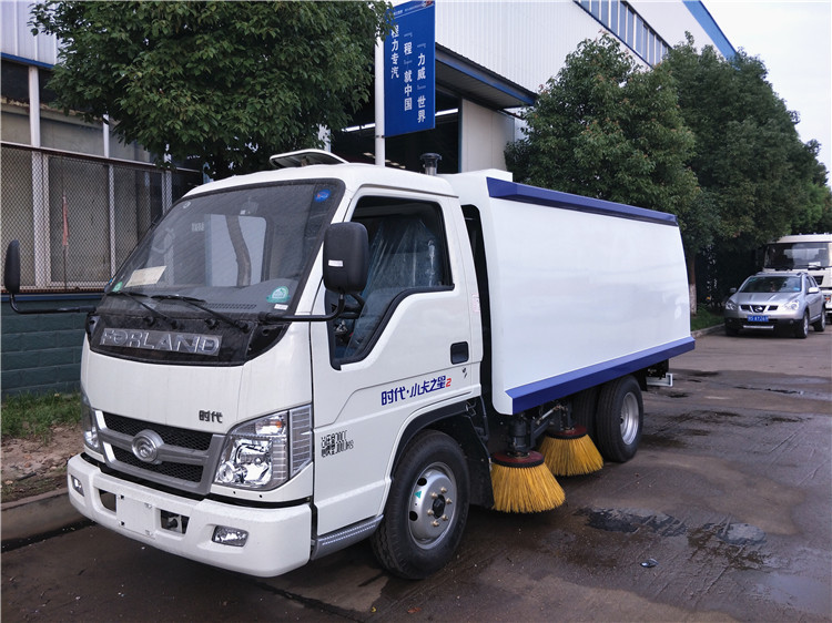 4*2 Foton Mini Road Sweeper Truck 2.5m3 Street Cleaning Trucks