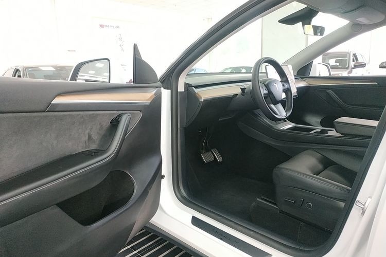 Electric Car With Low Speed Electric Car Equipped With 72V 3.5KW Motor