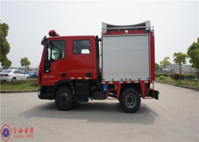 Small Light Duty Gross Weight 7800kg Rescue Fire Truck with 2000L Water 500L Foam