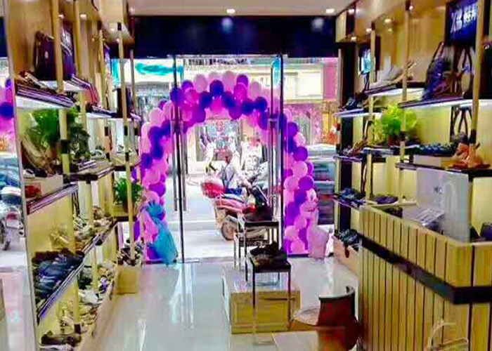 Various Shapes Shoe Store Display Shelves / Footwear Display Stands Any Color Available