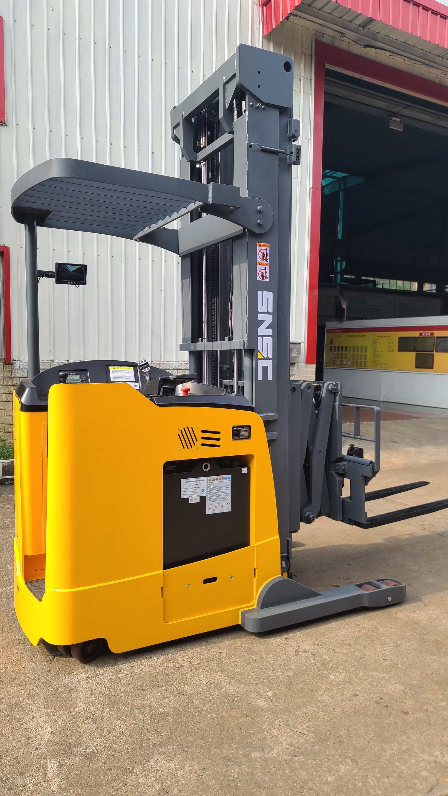 1.5 Ton 2 Ton Double Deep High Reach Forklift With Overall Dimensions 2585*1308*2125mm