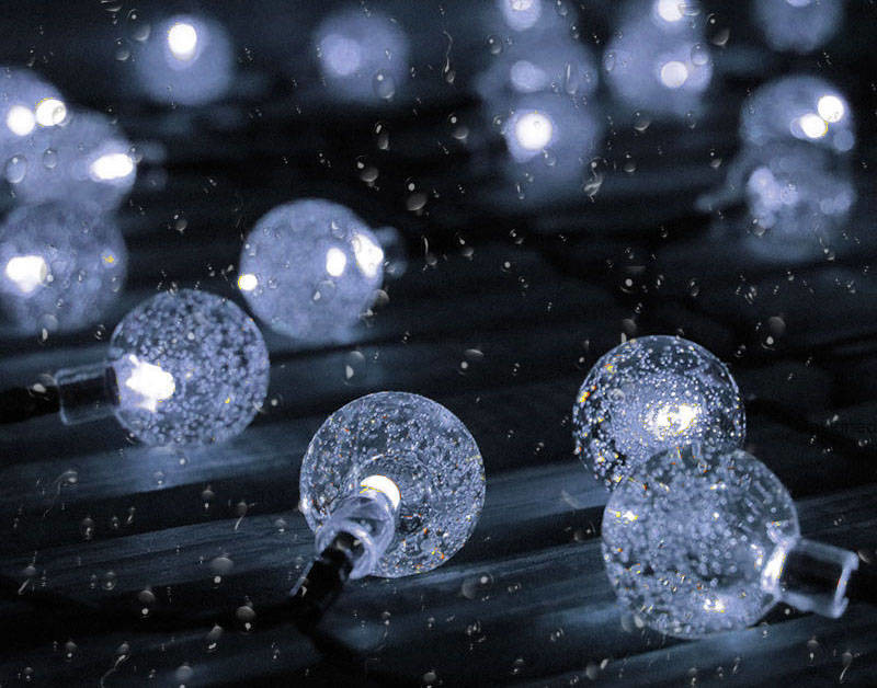 IP65 Hanging Solar Ball Light 46ft SMD0603 With 60 Bubble