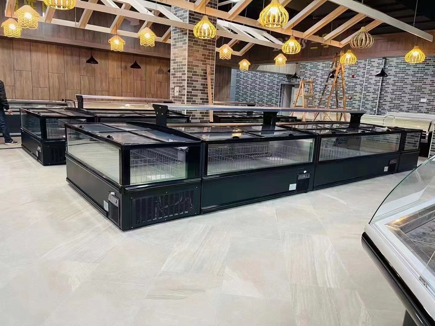 Efficiently Store and Showcase Frozen Products with Seeble Supermarket Island Freezer