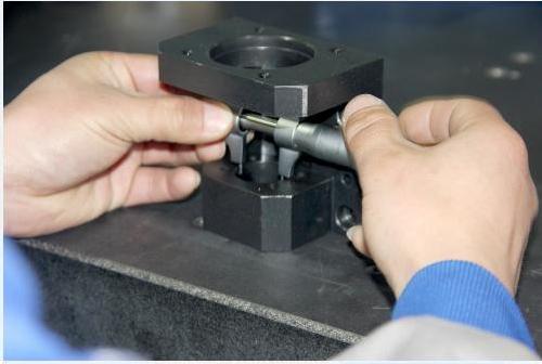 Low Maintenance Cost 1500w 3000w Cnc Raycus 3015 Sheet Laser Cutter for Metal Cutting