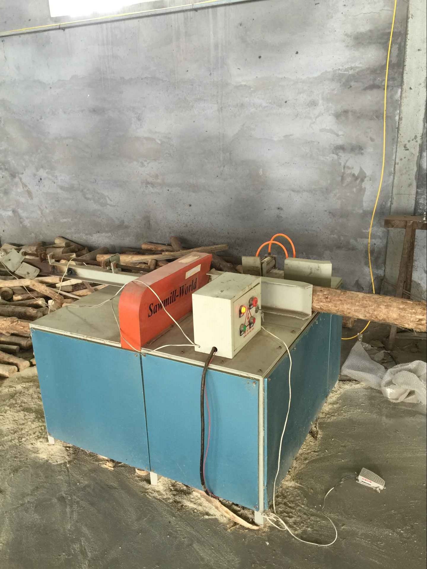 Mobile Portable Wood Chainsaw Sawmill Lumber Cutting Chain Saw Machine