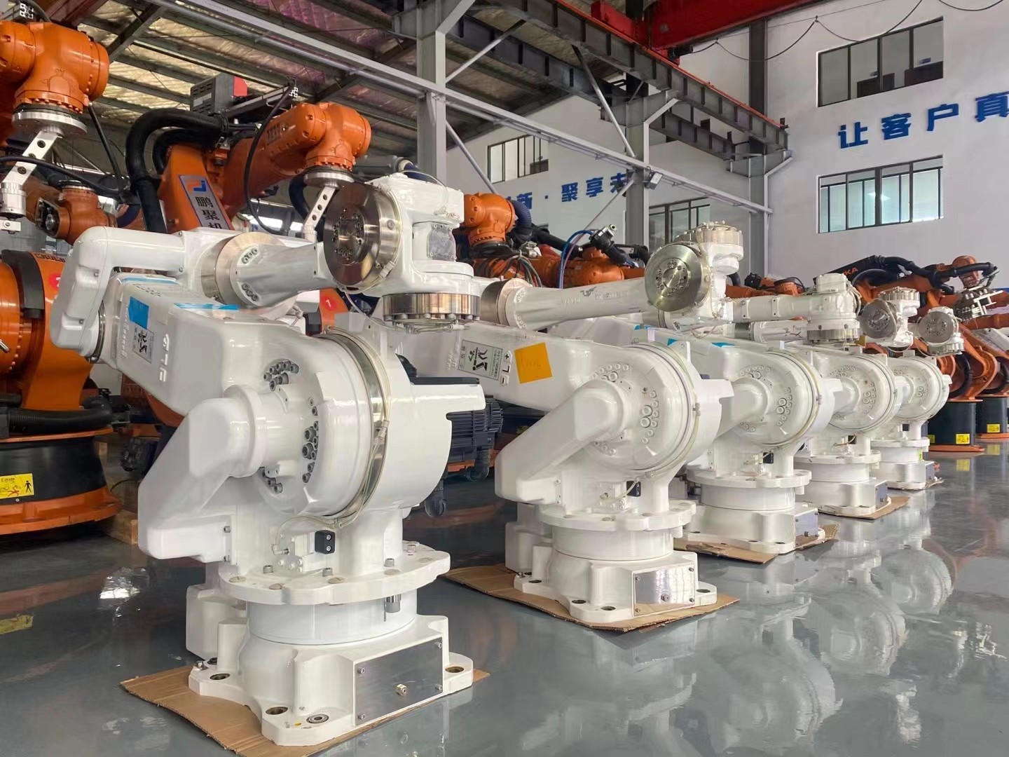 Fast and Accurate ES200D Automatic Battery Spot Welding Machine Yaskawa ES200D Robot for Welding, Handling, and Palletizing