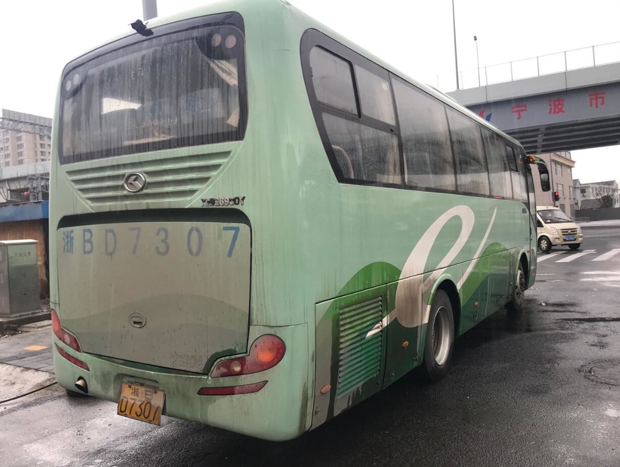 Used Tour Bus Kinglong XMQ6900 39 Seats Left Steering Single Door Steel Chassis Low Kilometer Used Passenger Bus