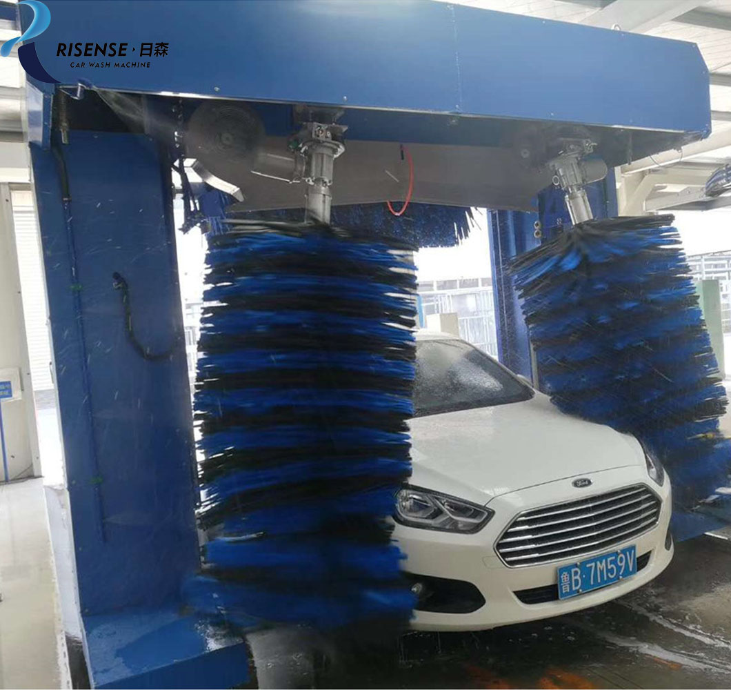 72L/Car Water / Electricity Consumption Rollover Brush Car Wash Machine Cf-370