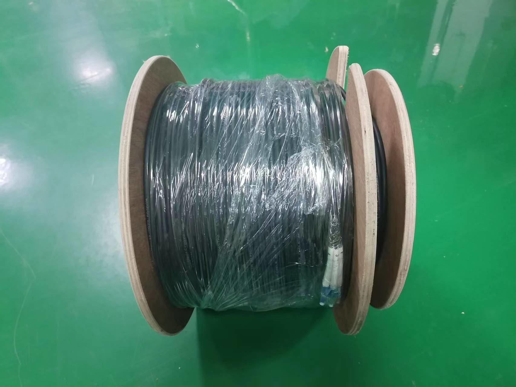 LC/UPC Singlemode Outdoor Armored Fiber Patch Cable Crush Resistant 4 Fiber TPU 250m