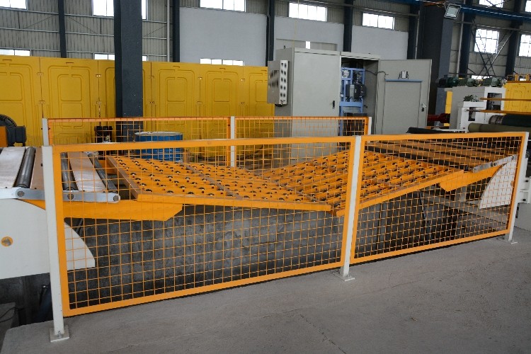 High Precision 4x1350mm Steel Coil Slitting Machine 220/380/415/440V