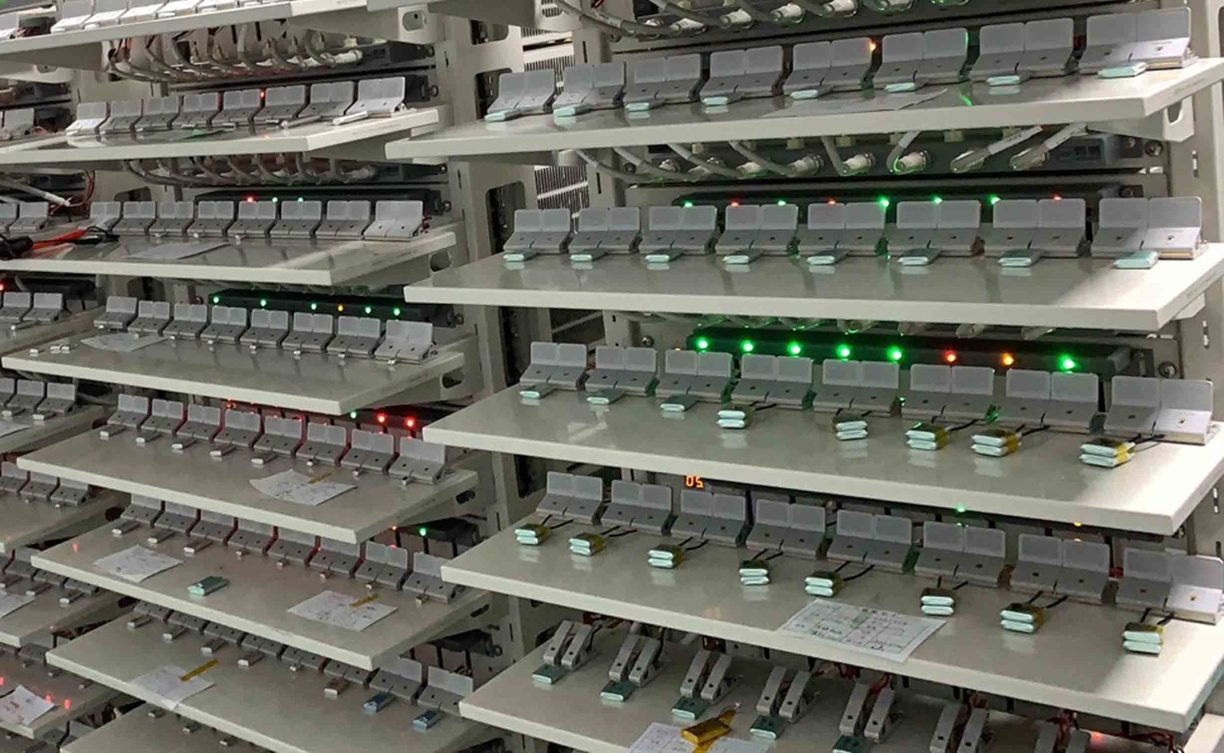 18650 21700 8 Channel Battery Analyzer 1.5V - 5V Discharge