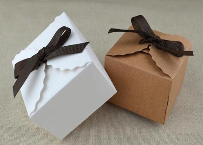 Square Shape Custom Printed Gift Boxes Coated Paper Material Size 6.5 * 6.5 * 4.5cm