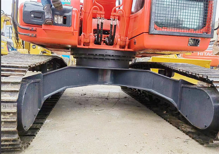 Doosan 225 Excavator 22 Ton Crawler Chain Made in Korea with 21800 KG Operating Weight