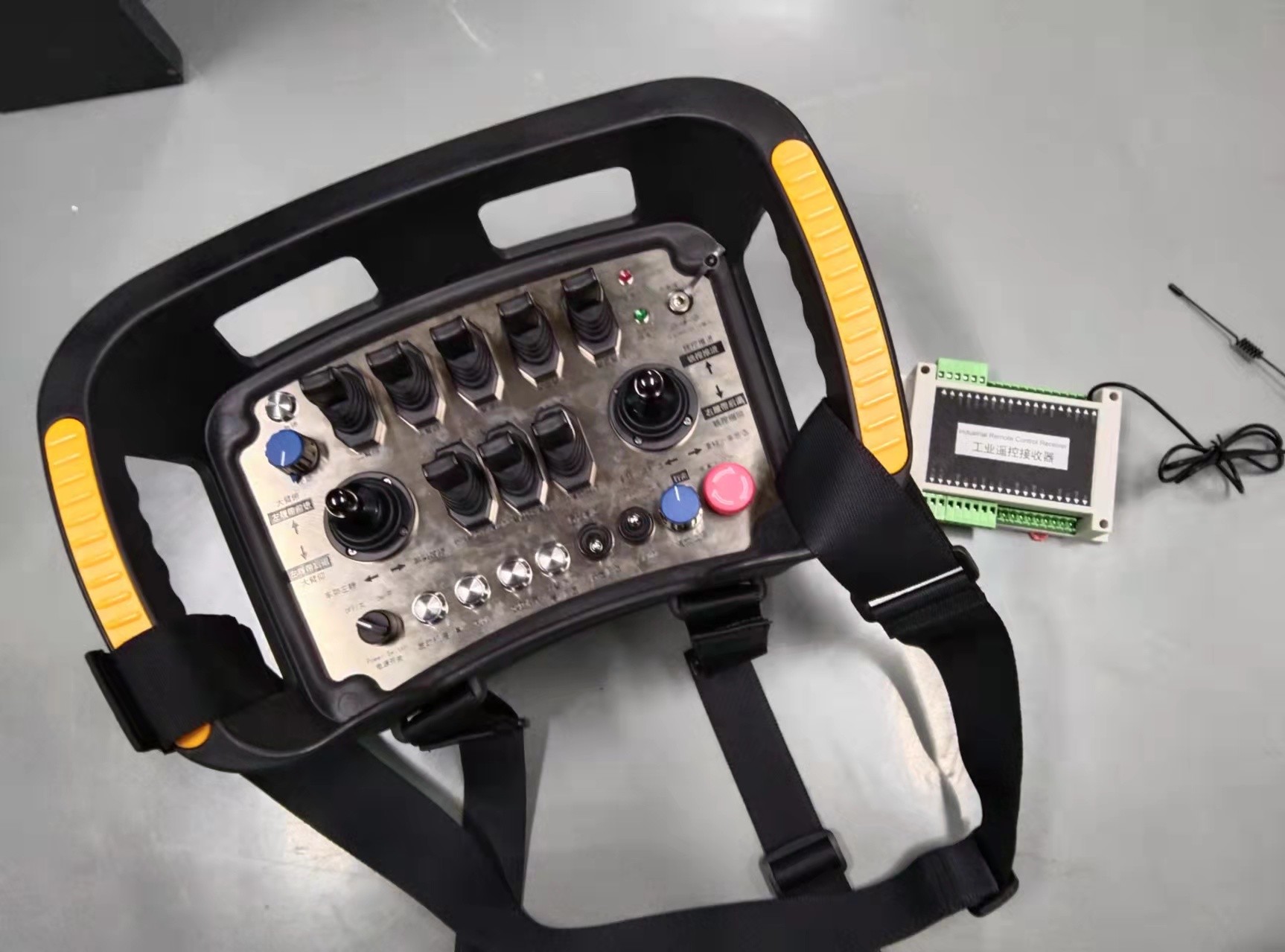 Excavator WirelessRemote Control CAN Bus Output